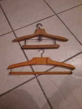 2 Anciens Cintres En Bois très solides