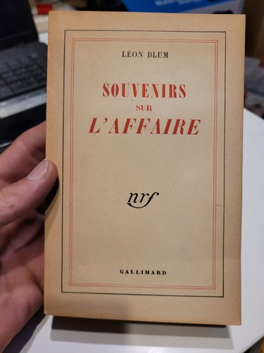 Souvenirs sur affaire - souvenirs,