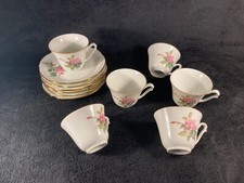 Élégant lot de 5 tasses et 5 soucoupes en porcelaine de Sologne - Lamotte