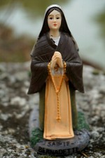 RE0327   FIGURINE STATUETTE