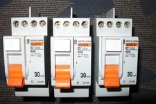 INTERRUPTEUR DIFFERENTIEL 40A 30mA, AC MERLIN GERIN 23160 40AMPERES inter. diff.