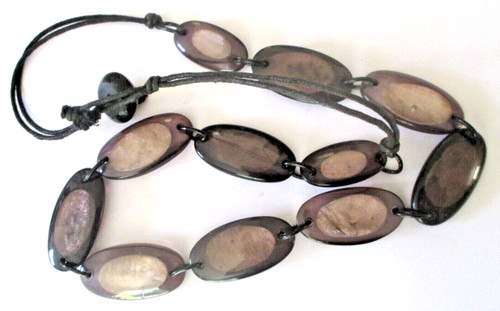 Grand collier cordon noir