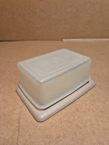 Beurrier plastique tupperware - beurrier,