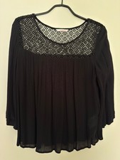 Blouse noir avec dentelle