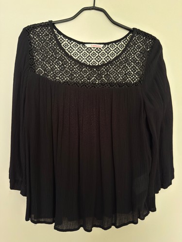 Blouse noir avec dentelle