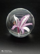 Boule  Sulfure Presse Papier en Cristal de VANNES LE CHATEL signée .