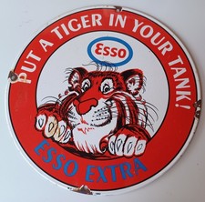Plaque Emaillee Esso Put A Tiger In Tour Tank, Lion, 1962 Usa
