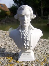 RE0103  FIGURINE  REPRODUCTION MUSIQUE BUSTE STYLE ALBATRE MUSICIEN MOZART CD