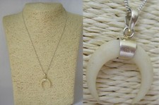 Joli collier  "croissant de