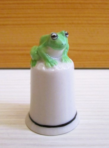 Dé coudre grenouille de - à,