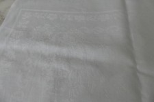 Nappe ancienne damassée blanche