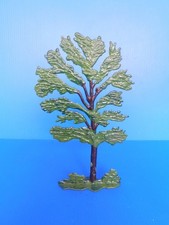 PLAT D'ETAIN  : DECOR :  TRES BEL ARBRE   idéal pour vos dioramas : quiralu cbg