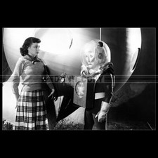 Photo F.022785 MARGARET FIELD & PAT GOLDIN (THE MAN FROM PLANET X) 1951