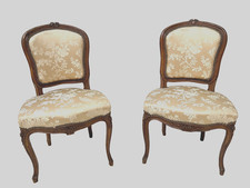 Paire de chaises de style