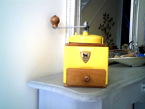 Moulin cafe peugeot jaune - ,