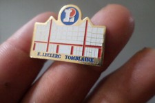 Pin S broche Badge TOMBLAINE