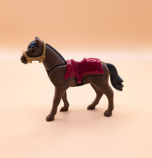 Playmobil cheval marron foncé – Selle rouge & harnais doré – Farm riding horse