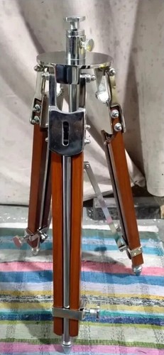 Trépied chromé nautique