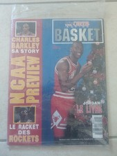 Magazine Sports Action Basket