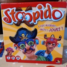 Stoopido jeu de société Asmodée 6 + Ans 2-4 Joueurs  A Vos Masques Prets Jouez.