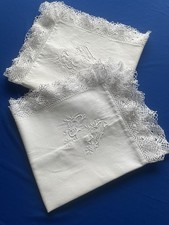 paire de taies anciennes /grosse toile chanvre lin/dentelle du Puy: G M (L99)