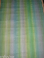 1 ROULEAU DE PAPIER PEINT