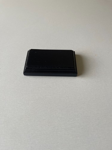 Socle bois noir - en,