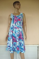 ROBE COUTURE D ETE  FLEURIE BLEU / ROSE / PARME SANS  MANCHE T 42/44 