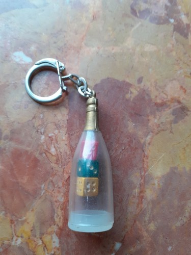 Ancien porte clé bouteille - ancien,