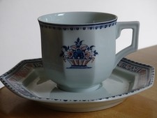 LIMOGES PORCELAINE UNE TASSE A