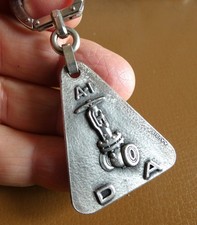 Rare porte cle métal Augis Lion Fleur de Lys Mécanisme (Arbre de Transmission?)