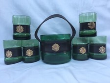 SERVICE À WHISKY EN VERRE VERT ET BANDE EN CUIR À DÉCOR DE BLASON VINTAGE ITALIE