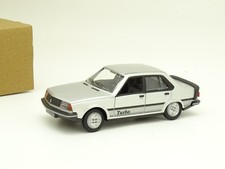 Norev SB 1/43 - Renault 18