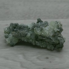 Prehnite verte foncée pierre