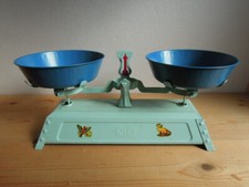 ANCIENNE BALANCE EN TOLE