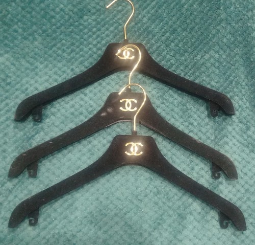Lot cintres chanel taille - cintres,