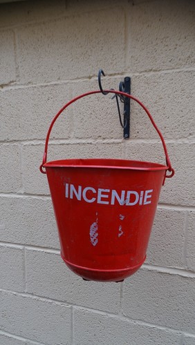 Ancien seau incendie - ancien,