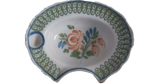 Plat barbe faience dans - barbe, en