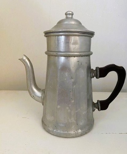 Ancienne cafetière alu - en,