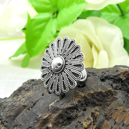 Bague fleur fait main - main, en