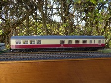 Voiture voyageur TEE "Restaurant" de la DB de Roco ref 4270 HO