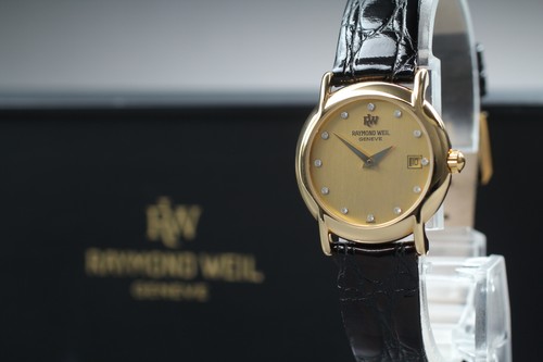 Neuf avec boîtier montre - [neuf, boîtier]