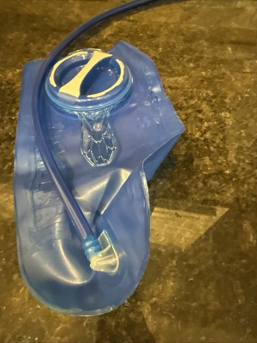 Camelbak 70 oz - /,