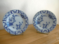 DEUX  ASSIETTES CREUSES