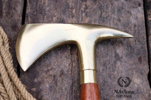 Bâton marche tomahawk - de,
