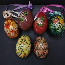 Lot de 6 oeufs en bois peints