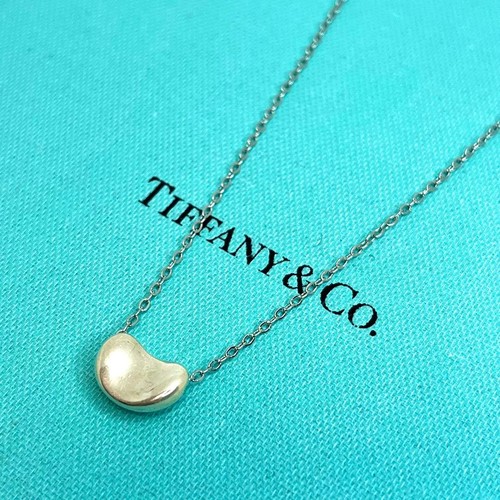 Collier pendentif haricot