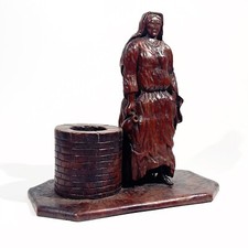 Bois sculpté Femme au puit
