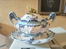 Ancienne Petite Sauciere en Porcelaine