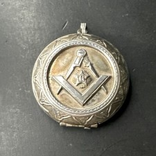 Ancien Pendentif Metal